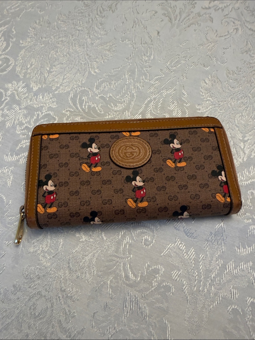 Gucci Mickey Mouse Zipper wallet